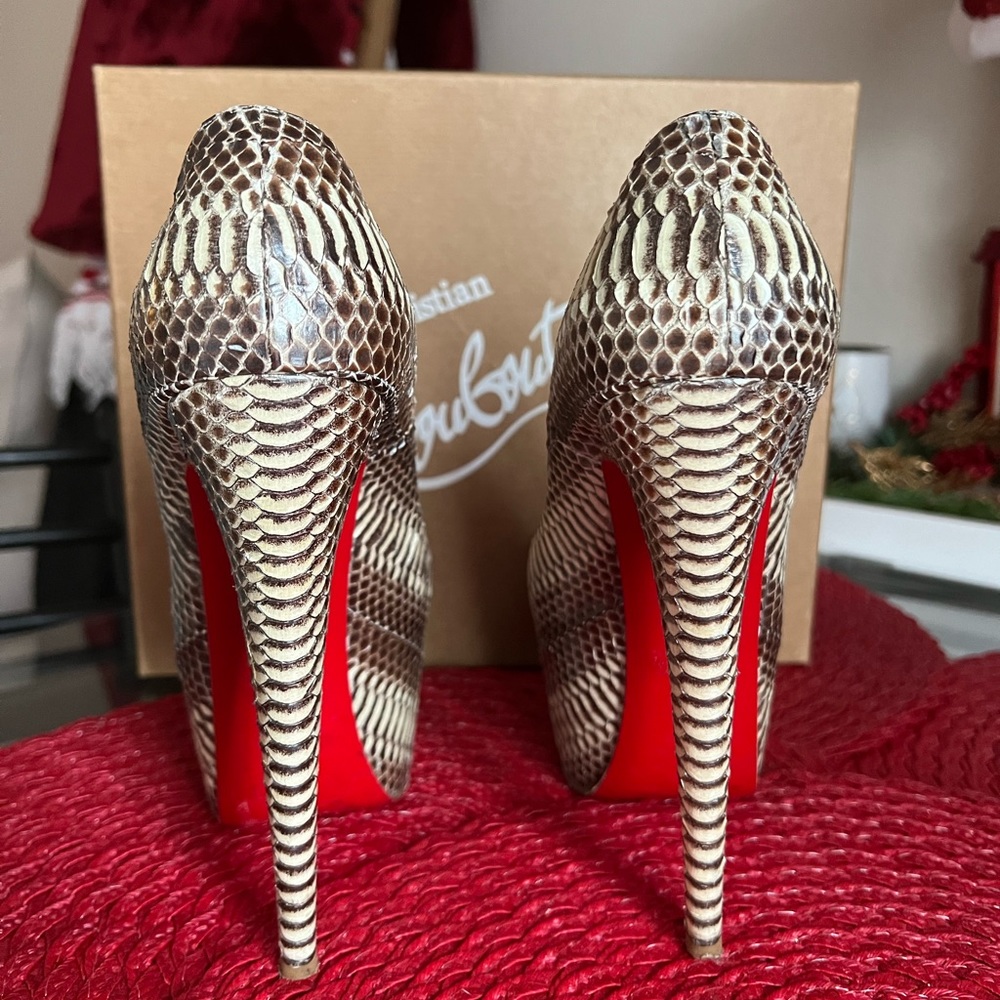 louboutin daffodile 160